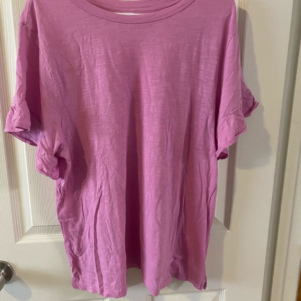 Old navy t shirt
